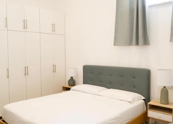 Cosmo 38 Luxury Apartments - Free Parking