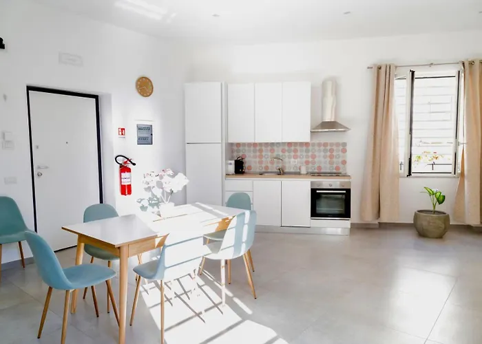 Cosmo 38 Luxury Apartments - Free Parking